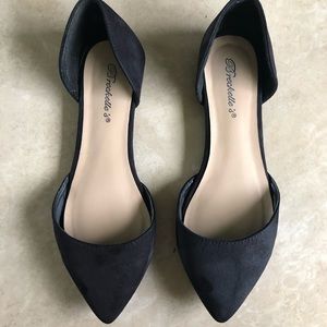 Breckelles size 8 Black flats
